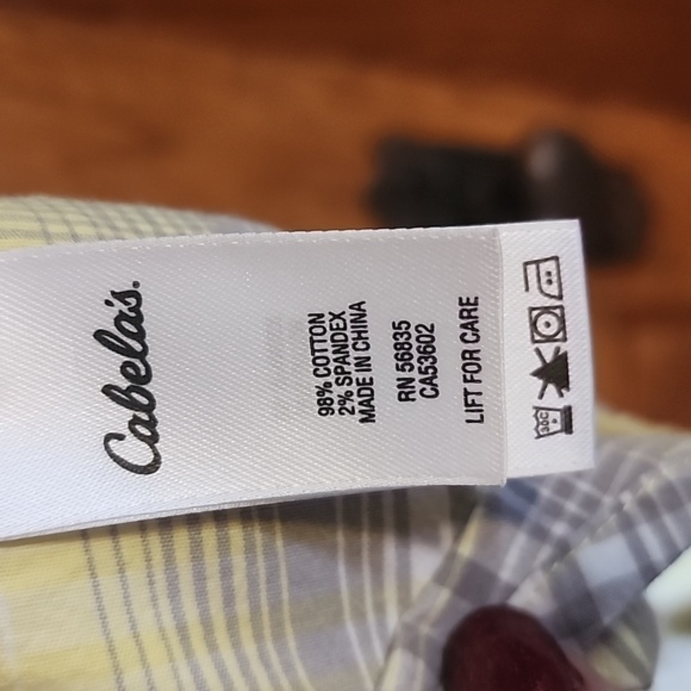 ✨️3/$20 ✨️ Cabela's button-up‎ - Picture 5 of 5